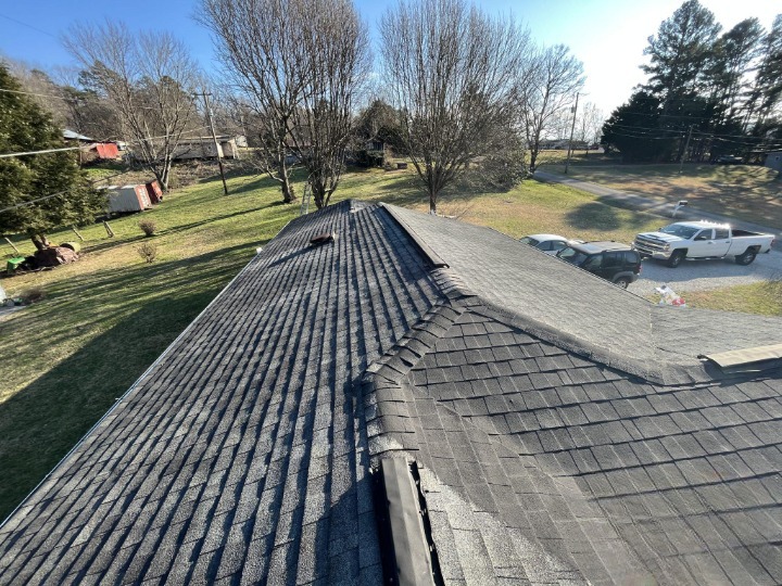 Roof Replacement - Alcoa, Tennessee, USA - (865) 221-8140 - https://theknoxvilleroofingcompany.com